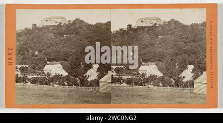 KASTEEL Wernigerode, Hermann Selle, 1866 - 1870 Stereograph Wernigerode Karton. Papieralbumendruckburg. Landschaft mit Turm oder Schloss Wernigerode Stockfoto