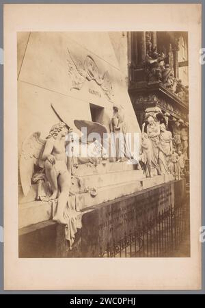 Grabdenkmal für Antonio Canova in Venedig, Italien, Carlo Ponti, nach verschiedenen Herstellern, 1852 - 1893 Foto Venedig Karton. Grabbau, monumentales Grabmal Basilika Santa Maria Gloriosa dei Frari Stockfoto