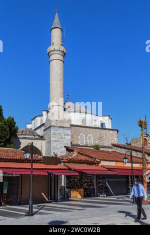 KUSADASI, TÜRKEI - 2. JUNI 2021: Kaleici-Moschee in der Altstadt, das wichtigste Denkmal islamischer religiöser Architektur. Stockfoto