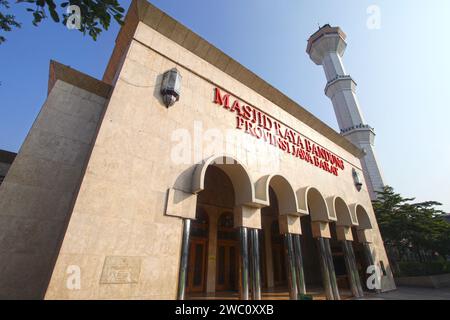 Große Moschee von Bandung oder Masjid Raya Bandung in Bandung, West-Java, Indonesien. Stockfoto