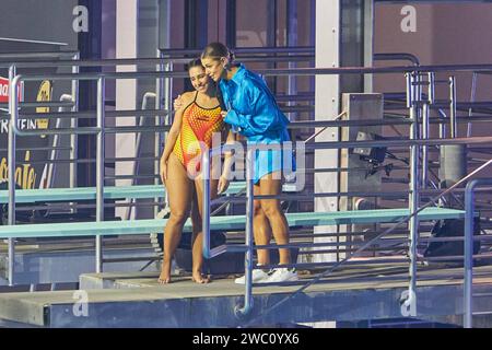 Aurelia Lamprecht und Laura Wontorra - Livesendung des RTL Turmspringen 2024 im Berliner Velodrom am 12.01.2024. RTL Turmspringen - Livesendung *** Aurelia Lamprecht und Laura Wontorra Live-Übertragung der RTL Turmspringen 2024 im Berliner Velodrom am 12 01 2024 RTL Turmspringen Live-Übertragung Stockfoto