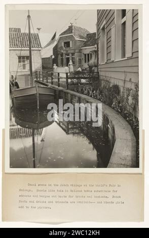 Dutch Pavilion auf der Weltausstellung in Chicago, 1933 Fotografieren Sie den niederländischen Pavillon auf der Weltausstellung 1933 in Chicago. Chicago Baryta Paper. Papier Gelatine Silberdruck Weltausstellung, Weltausstellung Chicago Stockfoto