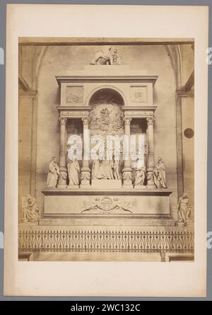 Grabdenkmal für Tizian in der Santa Maria Gloriosa dei Frari in Venedig, Carlo Ponti, nach Luigi Zandomeneghi, 1852 - 1893 Foto Venedig Karton. Grabbau, monumentales Grabmal Basilika Santa Maria Gloriosa dei Frari Stockfoto