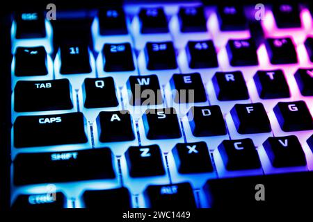 Gaming-Tastatur mit mechanischen Tasten in Nahaufnahme Stockfoto