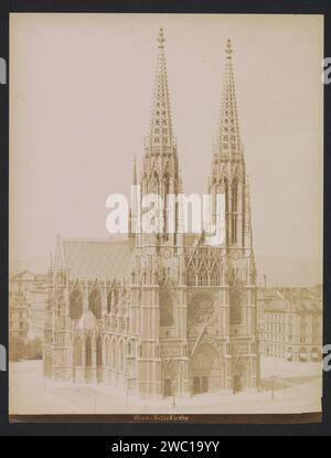 Blick auf die Votiefkerk in Wien, Österreich, A. Wimmer (zugeschrieben), 1879 - 1900 Foto Wiener Papieralbumen Druckkirche (außen) Votivkirche Stockfoto