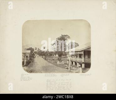 Dorfgesicht in Kota Raja, die aktuelle Banda Aceh, Anonym, 1870 - 1900 Foto Banda Atjeh Papier. Pappe Albumendruck Straße Banda Atjeh Stockfoto