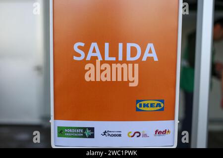 Paredes, Spanien, 13. Januar 2024: Startzeichen beim Orientierungsrennen in Ikea am 13. Januar 2024 in Paredes, Asturien. Quelle: Alberto Brevers / Alamy Live News. Stockfoto