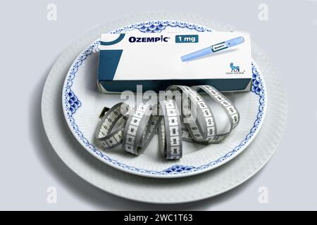 Ozempic Insulininjektions-Pen oder Insulinpatronen-Pen für Diabetiker. Medizinische Geräte für Diabetesvorsteher. Stockfoto