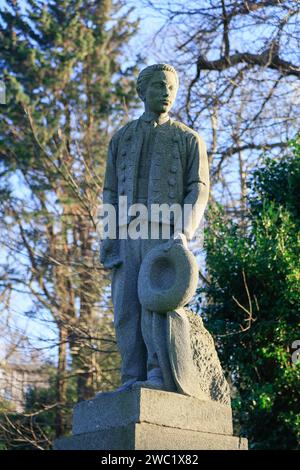 Statue Mann in bretonischem Kostüm am südlichen Anfang der Brücke Pont Albert-Louppe über den Elorn bei der Mündung in der Bucht Rade de Brest, Halbinsel Plougastel-Daoulas, Departement Finistere Penn-AR-Bed, Region Bretagne Breizh, Frankreich *** Statue eines Mannes in bretonischer Tracht am südlichen Anfang der Brücke Pont Albert Louppe über den Elorn an der Mündung der Bucht Rade de Brest, Halbinsel Plougastel Daoulas, Département Finistere Penn AR Bed, Region Bretagne Breizh, Frankreich Stockfoto