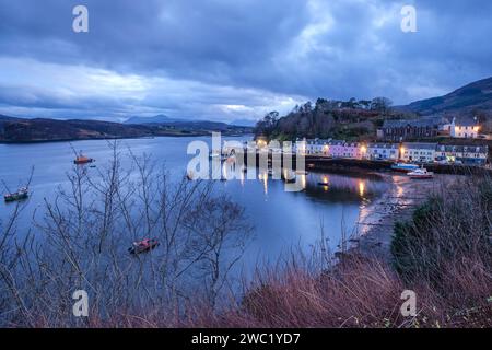 casas de Colores en el muelle, Portree (Port Rìgh), isla de Skye, Highlands, Escocia, Reino Unido Stockfoto