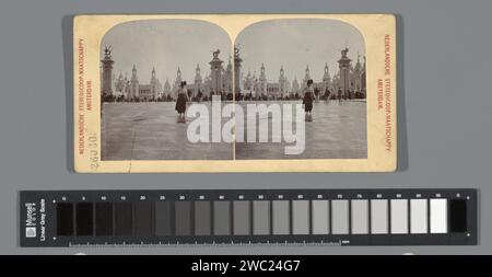 Blick auf die Pont Alexandre III. In Richtung invalides, während der Weltausstellung von 1900, Anonym, 1900 Stereograph Parispublisher: Amsterdam Cardboard. baryta Papier Weltmesse, Weltausstellung. avenue, Boulevard, Promenade, Esplanade Paris Stockfoto