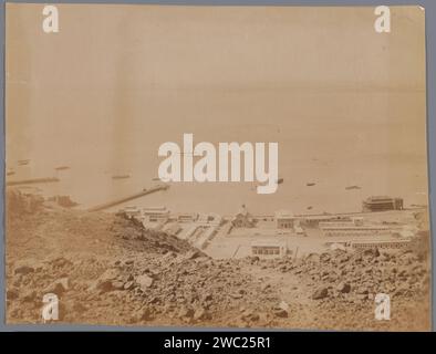 Blick auf die Küste von Aden, Anonym, 1851 - 1900 Foto Aden Papier Albumendruck Küste Aden Stockfoto