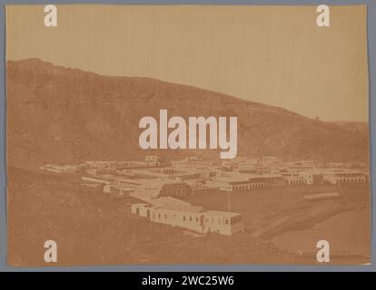 Blick auf die Küste von Aden, Anonym, 1851 - 1900 Foto Aden Papier Albumendruck Küste Aden Stockfoto