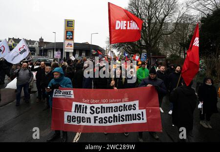 Gegendemonstration zu einer AFD Veranstaltung in Duisburg-Homberg unter dem Motto, kein Platz für Hass und Hetze in Duisburg, fand in Duisburg Homberg eine Gegenveranstaltung zu einer AFD Veranstaltung mit Alice Weidel statt. Anlass war der Neujahrsempfang der AfD. Nach Polizeiangaben demonstriert ca. 2400 Menschen gegen die AFD. Es hatten sich unterschiedlichste Gruppen zur Demonstration zusammengefunden. Die Kirchenkreise Moers, Dinslaken und Duisburg, das Duisburger Bündnis für Toleranz und Zivilcourage, Deutscher Gewerkschaftsbund Niederrhein und weitere politische Gruppen sowie zahlreich Stockfoto