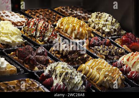 Auswahl An Belgischen Gourmet-Waffeln – Belgien Stockfoto