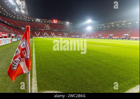 Enschede, Niederlande. Januar 2024. ENSCHEDE, Stadion Grolsch Veste, 13.-01-2024, Saison 2023/2024, Dutch Eredivisie Football Überblick während des Spiels Twente - AZ Credit: Pro Shots/Alamy Live News Stockfoto