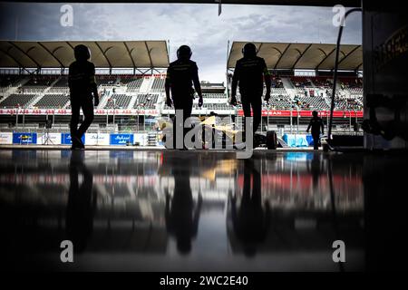 02 VANDOORNE Stoffel (bel), DS Penske, DS E-tense FE23, Boxengasse, Ambiente während des Hankook Mexico City ePrix 2024, 1. Treffen der ABB FIA Formel E Weltmeisterschaft 2023-24, auf dem Autodromo Hermanos Rodriguez vom 11. Bis 13. Januar in Mexiko-Stadt, Mexiko - Foto Thomas Fenetre / DPPI Stockfoto