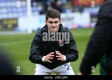 Birkenhead, Großbritannien. Januar 2024. Rob Apter von Tranmere Rovers wärmt sich auf. EFL Skybet Football League Two Match, Tranmere Rovers gegen MK Dons im Prenton Park, Birkenhead, Wirral am Samstag, den 13. Januar 2024. Dieses Bild darf nur für redaktionelle Zwecke verwendet werden. Nur redaktionelle Verwendung, .PIC von Chris Stading/ Credit: Andrew Orchard Sportfotografie/Alamy Live News Stockfoto