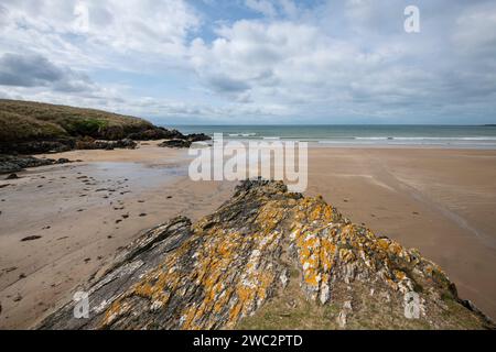 Der wunderschöne Strand von Aberffraw an der Westküste von Anglesey, Nordwales. Stockfoto