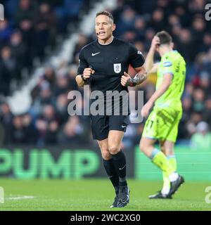 West Bromwich, Großbritannien. Januar 2024. Schiedsrichter Stephen Martin beim EFL Sky Bet Championship Spiel zwischen West Bromwich Albion und Blackburn Rovers am 13. Januar 2024 bei den Hawthorns in West Bromwich, England. Foto von Stuart Leggett. Nur redaktionelle Verwendung, Lizenz für kommerzielle Nutzung erforderlich. Keine Verwendung bei Wetten, Spielen oder Publikationen eines einzelnen Clubs/einer Liga/eines Spielers. Quelle: UK Sports Pics Ltd/Alamy Live News Stockfoto