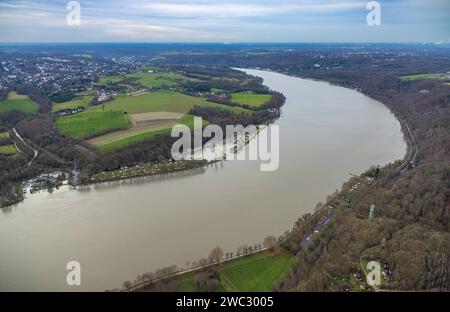 Luftbild, Ruhrhochwasser, Weihnachtshochwasser 2023, Fluss Ruhr tritt nach starken Regenfällen über die Ufer, Überschwemmungsgebiet Baldeneysee mit Hardenberger Ufer, Haus Scheppen und Campingpark Baldeneysee, Heisingen, Essen, Ruhrgebiet, Nordrhein-Westfalen, Deutschland ACHTUNGxMINDESTHONORARx60xEURO *** Luftaufnahme, Ruhrflut, Weihnachtsflut 2023, Ruhrflut überfließt nach Starkregen sein Ufer, Baldeneysee Hochwassergebiet mit Hardenberger Ufer, Haus Scheppen und Baldeneysee Camping Park, Heisingen, Essen, Ruhrgebiet Nordrhein-Westfalen, Deutschland ATTENTIONxMINDESTHONORARx60xEURO Stockfoto