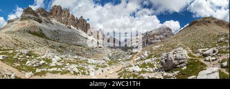 Tal Travenanzes und Felswände in Tofane gruppe, Mount Tofana de Rozes, Alpen Dolomiten Berge, Fanes Nationalpark, Italien Stockfoto