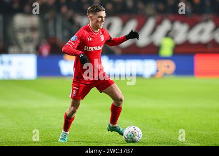 Enschede, Niederlande. Januar 2024. ENSCHEDE, NIEDERLANDE - 13. JANUAR: Daan dribbelt beim niederländischen Eredivisie-Spiel zwischen FC Twente und AZ in Grolsch Veste am 13. Januar 2024 in Enschede, Niederlande. (Foto: Peter Lous/Orange Pictures) Credit: dpa/Alamy Live News Stockfoto