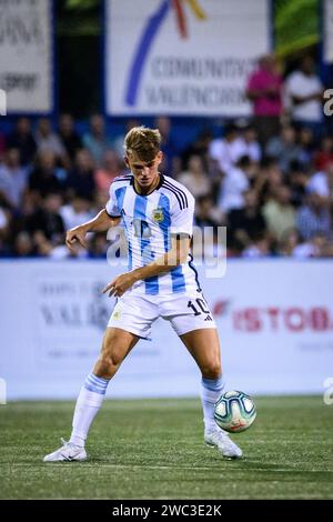 Real Madrids Spanisch-argentinischer Spieler Nico Paz während eines Spiels der argentinischen Nationalmannschaft im COTIF-Turnier 2022 in Alcudia, Valencia, Spanien Stockfoto