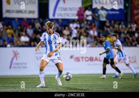 Real Madrids Spanisch-argentinischer Spieler Nico Paz während eines Spiels der argentinischen Nationalmannschaft im COTIF-Turnier 2022 in Alcudia, Valencia, Spanien Stockfoto