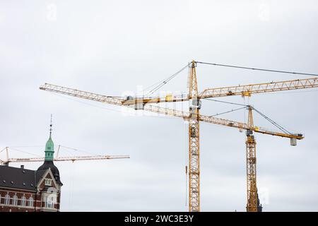 KOPENHAGEN, DÄNEMARK - 27. OKTOBER 2014: Industriebau Liebherr-Krane von Bryghus Projektet Stockfoto