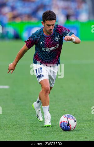 Sydney, Australien. Januar 2024. Zach Clough von Adelaide United wärmt sich vor dem A-League Men Rd27 Spiel zwischen Adelaide United und Sydney FC am 13. Januar 2024 im Allianz Stadium in Sydney, Australien Credit: IOIO IMAGES/Alamy Live News Stockfoto