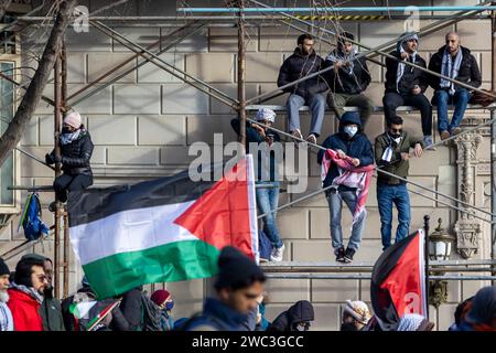 Washington, District of Columbia, USA. Januar 2024. Der Marsch auf Washington für Gaza am Samstag, den 13. Januar 2024 in Washington, District of Columbia. (Kreditbild: © Eric Kayne/ZUMA Press Wire) NUR REDAKTIONELLE VERWENDUNG! Nicht für kommerzielle ZWECKE! Stockfoto