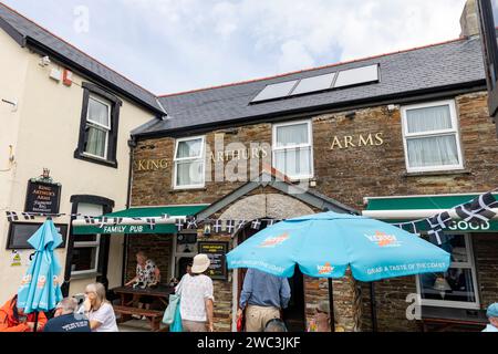 Tintagel Cornwall, King Arthur's Arms Hotel im Stadtzentrum, England, Großbritannien, 2023 Stockfoto