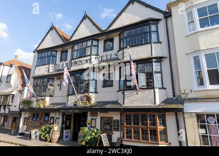 Wells Somerset, The Crown at Wells, ehemaliger Kutschenzug aus dem 15. Jahrhundert, Hotel und Restaurant mit Anton's Bistro im Stadtzentrum von Wells, England, Großbritannien, 2023 Stockfoto