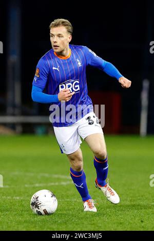 Tom Conlon vom Oldham Athletic Association Football Club während des Isuzu FA Trophy Matches zwischen Oldham Athletic und Hendon im Boundary Park, Oldham am Samstag, den 13. Januar 2024. (Foto: Thomas Edwards | MI News) Credit: MI News & Sport /Alamy Live News Stockfoto