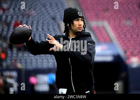 Houston, Texas, USA. Januar 2024. Houston Texans Quarterback C.J. STROUD (7) wärmt sich vor dem AFC Wild Card Playoff Spiel zwischen den Houston Texans und den Cleveland Browns im NRG Stadium in Houston auf. (Kreditbild: © Erik Williams/ZUMA Press Wire) NUR REDAKTIONELLE VERWENDUNG! Nicht für kommerzielle ZWECKE! Stockfoto