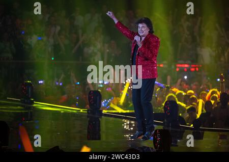 Berlin, Deutschland. Januar 2024. OLAF der Flipper singt in der Live-TV-Show Schlagerchampions 2024 im Velodrom. Quelle: Monika Skolimowska/dpa/Alamy Live News Stockfoto