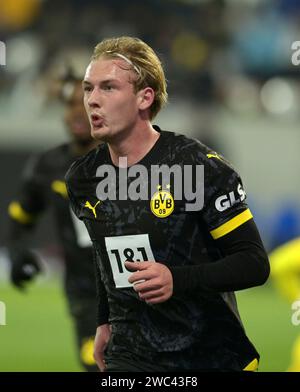 Julian Brandt jubelt nach seinem Tor zum 1:0 fotografiert beim Fußball Bundesliga Spiel Darmstadt. 98 gegen Borussia. Dortmund am 13.1. 2024 in Darmstadt. Stockfoto