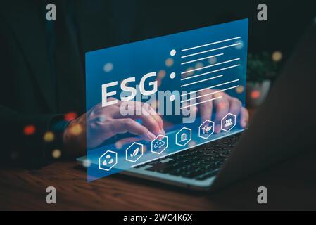 Erneuerbare Technologien ESG Umwelt soziale Governance nachhaltige Unternehmen practices.innovative Investitionsstrategien und Finanzierungskonzept für Berichte Stockfoto