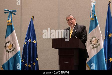 Guatemala Stadt, Guatemala. Januar 2024. Bernardo Arévalo, designierter guatemaltekischer Präsident, spricht auf einer Pressekonferenz am Vorabend der Amtseinführung von Arévalo in Guatemala-Stadt. Quelle: Sandra Sebastian/dpa/Alamy Live News Stockfoto