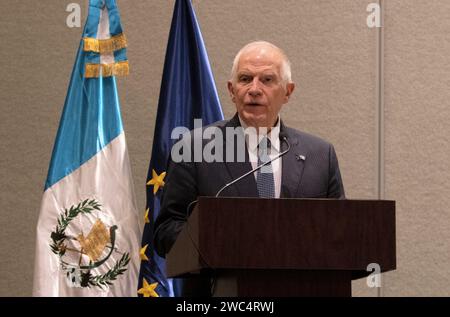 Guatemala Stadt, Guatemala. Januar 2024. Josep Borrell, hoher Vertreter der Europäischen Union für auswärtige Angelegenheiten, spricht auf einer gemeinsamen Pressekonferenz mit dem designierten guatemaltekischen Präsidenten am Vorabend der Amtseinführung von Arévalo in Guatemala-Stadt. Quelle: Sandra Sebastian/dpa/Alamy Live News Stockfoto