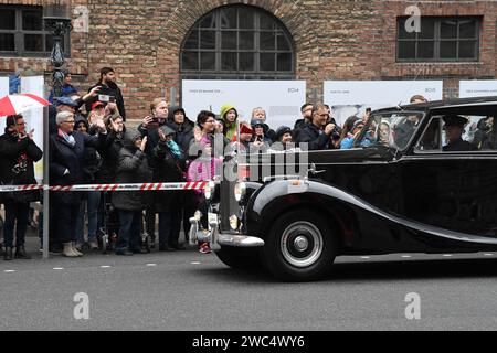 Kopenhagen/Dänemark 02. Oktober 2018. Die Königin Margrethe II. Kommt allein, nachdem ihr Ehemann Prinz Henriks Tod Kronprinz Frederik und Krone prizessin Maria und Prinz joachim und prinzessin marie und prinzessin Benedikt und Royal Famly von den dänischen parlamentsabgeordneten und parlamentsvorsitzenden Pia Kjarsgaard in dänemark begrüßt wurden jedes Jahr wie auch in diesem Jahr in christiansborg in Kopenhagen, Dänemark, feiert das Parlament die Eröffnung. Foto. Francis Joseph Dean / Deanpictures. Stockfoto