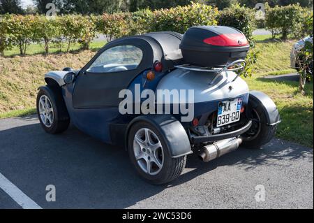 Rückansicht eines Secma-Buggys. Tragen Sie eine Gepäckablage für das Motorrad Stockfoto