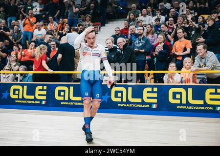 Apeldoorn, Niederlande. Januar 2024. Foto von Alex Whitehead/SWpix.com - 13/01/2024 - Radfahren - UEC Track Elite Europameisterschaft 2024 - Omnisport, Apeldoorn, Niederlande - Herren Omnium - Ethan Hayter aus Großbritannien gewinnt Gold. Quelle: SWpix/Alamy Live News Stockfoto