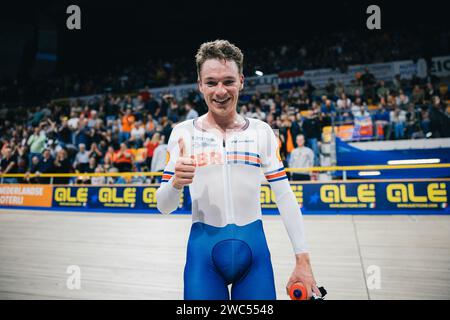 Apeldoorn, Niederlande. Januar 2024. Foto von Alex Whitehead/SWpix.com - 13/01/2024 - Radfahren - UEC Track Elite Europameisterschaft 2024 - Omnisport, Apeldoorn, Niederlande - Herren Omnium - Ethan Hayter aus Großbritannien gewinnt Gold. Quelle: SWpix/Alamy Live News Stockfoto