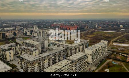 Luftaufnahmen Santa Giulia, Mailand, Italien 3.01.2023 Wohngebiet am südöstlichen Stadtrand von Mailand, zwischen den Bezirken von Rogoredo Stockfoto