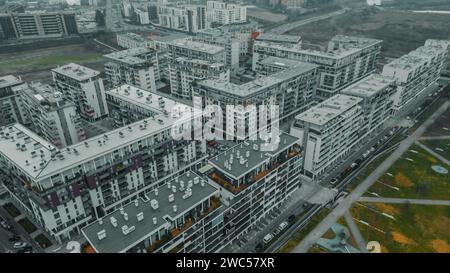 Luftaufnahmen Santa Giulia, Mailand, Italien 3.01.2023 Wohngebiet am südöstlichen Stadtrand von Mailand, zwischen den Bezirken von Rogoredo Stockfoto