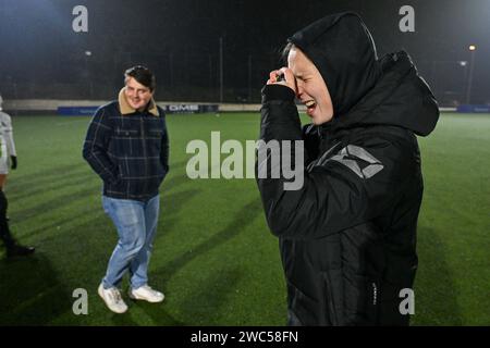 Die Spieler von OHL feierten am 13 . Spieltag der Saison 2023 - 2024 der belgischen Lotto Womens Super League am Samstag, den 13 . Januar 2024 , ein Frauenfußballspiel zwischen Oud Heverlee Leuven und KV Mechelen . FOTO SPORTPIX | David Catry Stockfoto