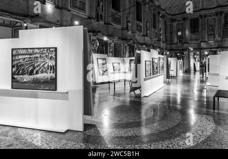 Eine Ausstellung des italienischen Fotografen Gabriele Basilico (1944 - 2013) - (urbane zeitgenössische Landschaften) - im Palazzo reale in Mailand, Italien Stockfoto