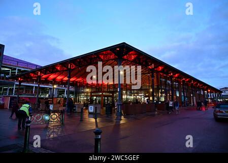 In Großbritannien: Preston Market Hall, abends beleuchtet Stockfoto